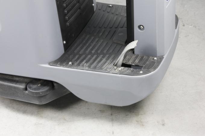 Dyconの床の洗剤、3つの車輪の床のスクラバーのドライヤー機械の大きい容積の乗車 0