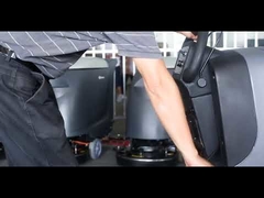 Dycon バッテリー トラクションで床洗浄機の後ろを歩く