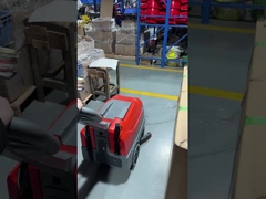 Dycon コンパクト 床掃除機 狭い通路を通り抜ける